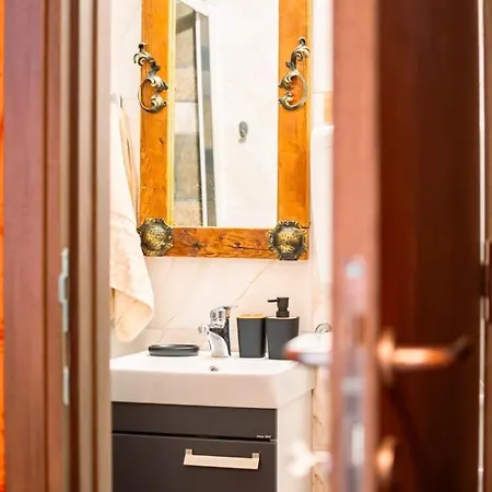 Etno Kuca Biblioteka *